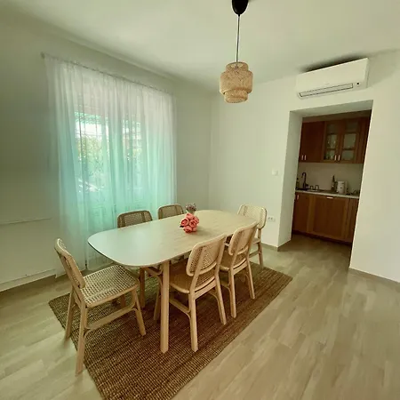 Lavrika Apartment *